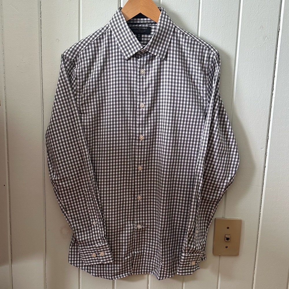 Banana Republic Factory Grey and White Checkered Dress Shirt XS